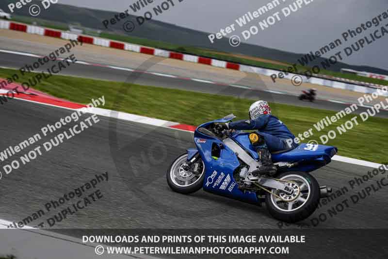 cadwell no limits trackday;cadwell park;cadwell park photographs;cadwell trackday photographs;enduro digital images;event digital images;eventdigitalimages;navarra;no limits trackdays;peter wileman photography;racing digital images;trackday digital images;trackday photos